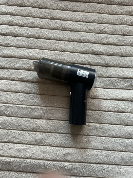 Автомобильный пылесос.