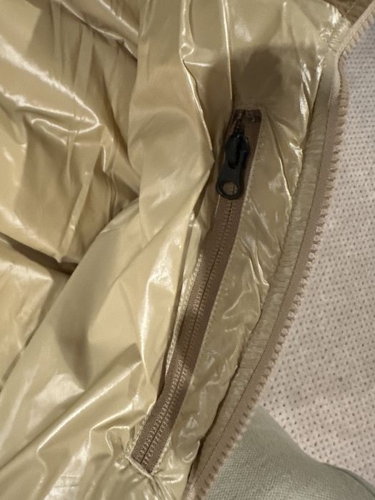 Vand geaca The North Face 700 noua cu eticheta