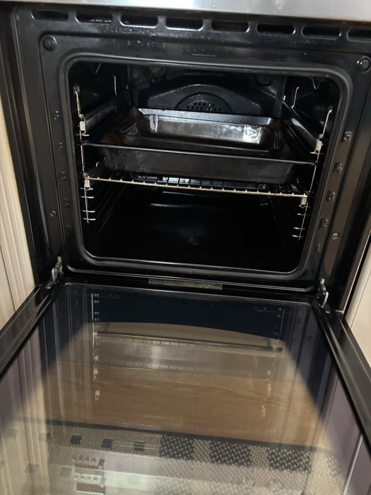 Cuptor electric Gorenje cu ventilatie si grill