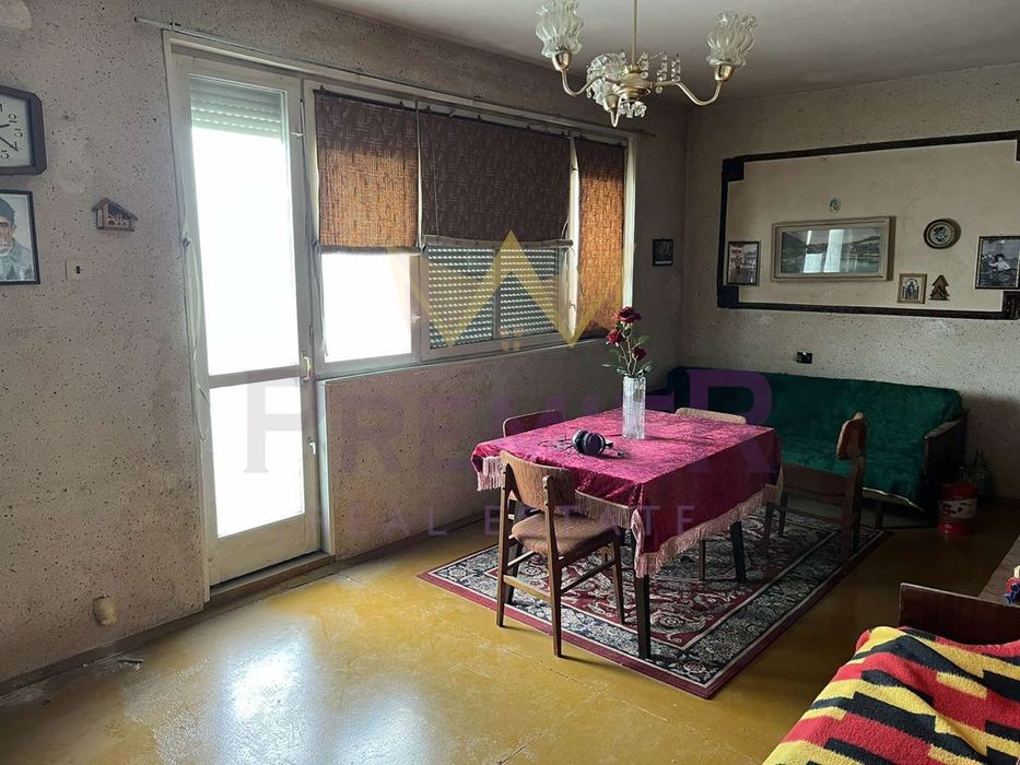 Продава се Двустаен апартамент в Добрич, Център - 78 кв.м за 911 €/кв.м - Снимка #2