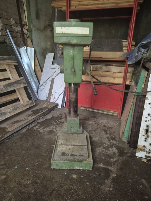 Трифазна настолна бормашина 350€