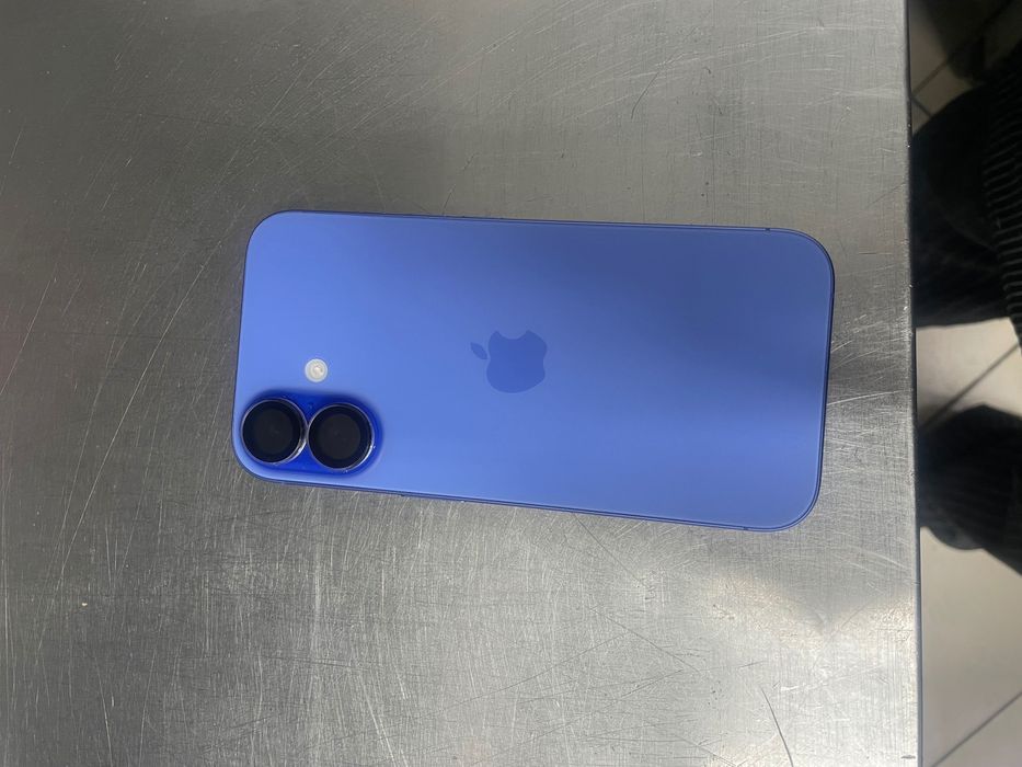 iPhone 16  128Гб с гарантием