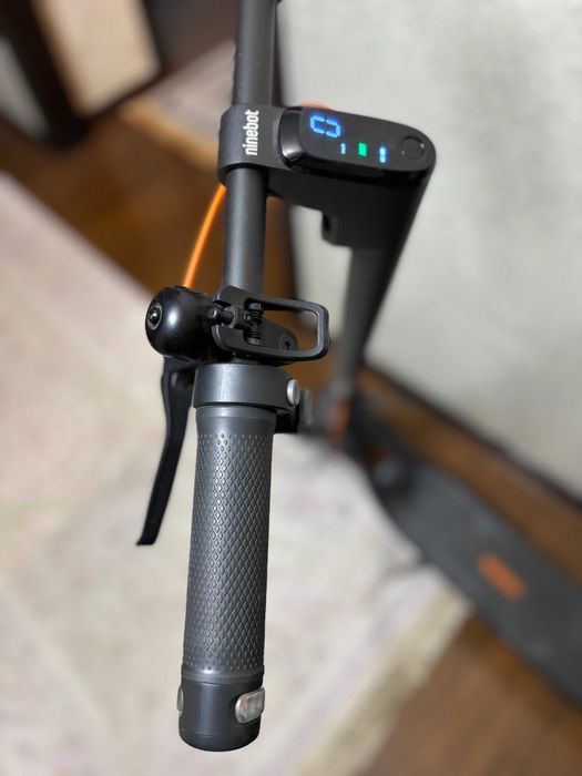 Электросамокат Ninebot KickScooter F2 Pro, б/у