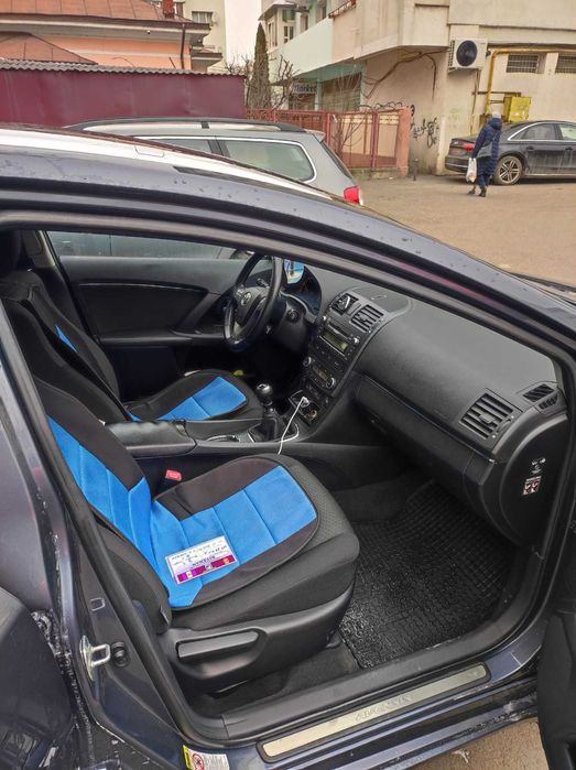 Vand Toyota avensis 2.0 , 2011