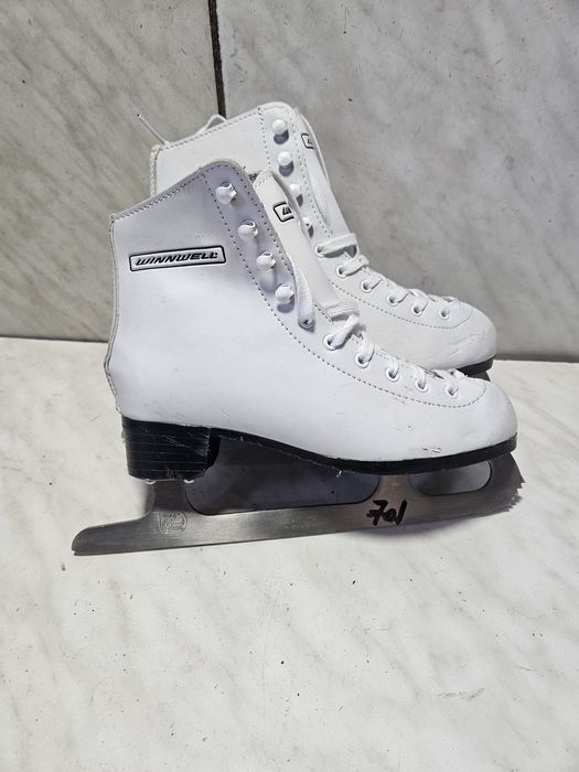 Patine 701 gheata patinaj artistic Winnwell marime 35-36 ( 23 cm)