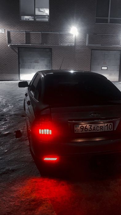 Приора продам 2011