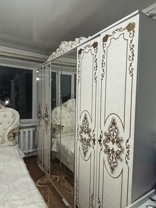 Продам спальный гарнитур