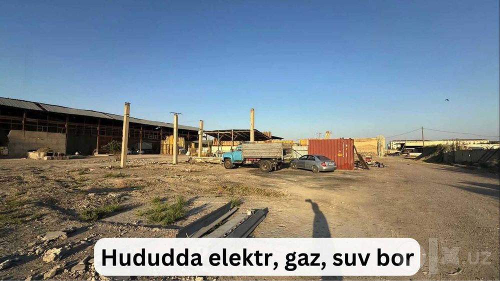 Два (2) га промышленная зона и рынок стройматериалов