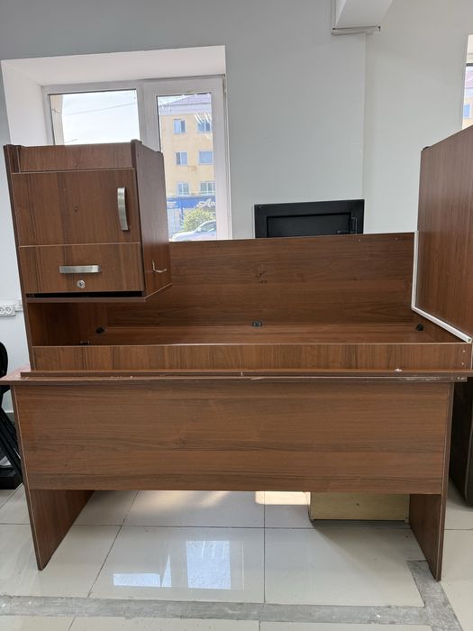 Продам столы с тумбой