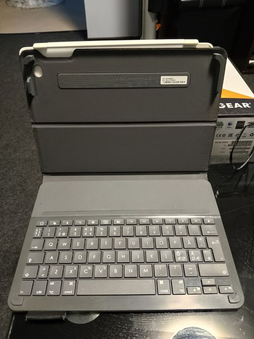 Logitech Bluetooth клавиетури