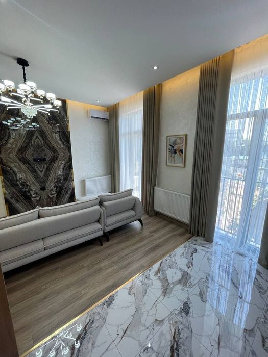 Продается 2х ком квартира, ЖК Tiara Residence, ор-р: ЭКО базар, 50м²