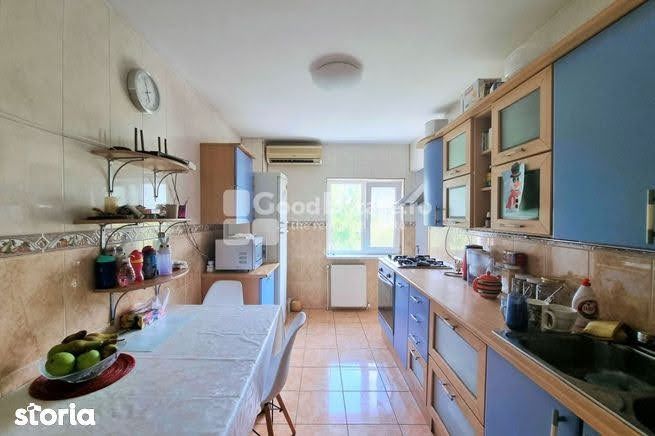 Dressing, frigider, cuptor, usi interioare, masina  de spalat, samd