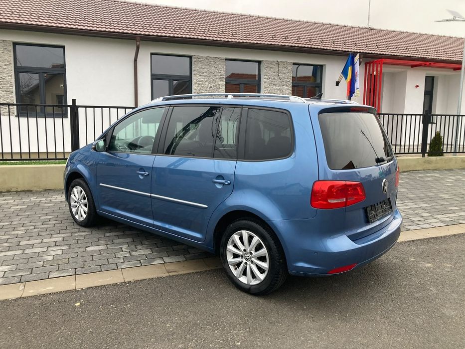 VOLKSWAGEN Touran 2011 — imagine 3
