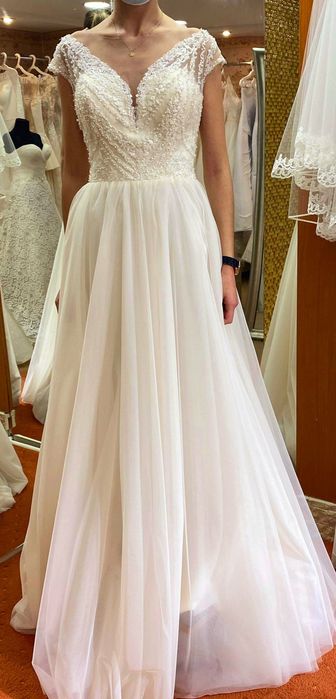 Rochie de mireasa ( marime S)