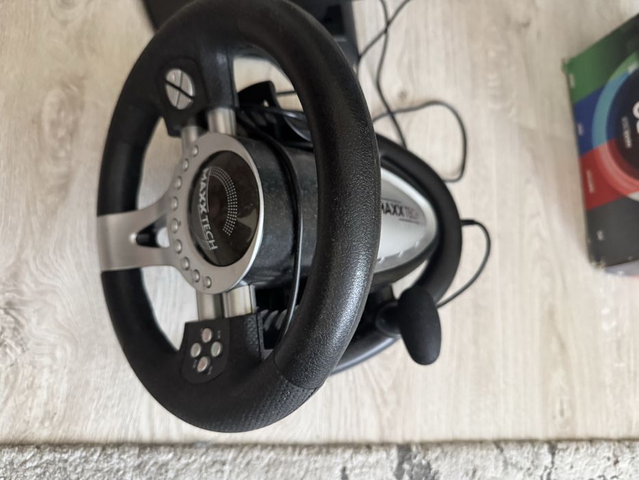 Волан с педали на Maxx Tech