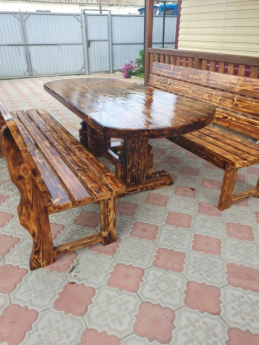 Набор деревянной мебели