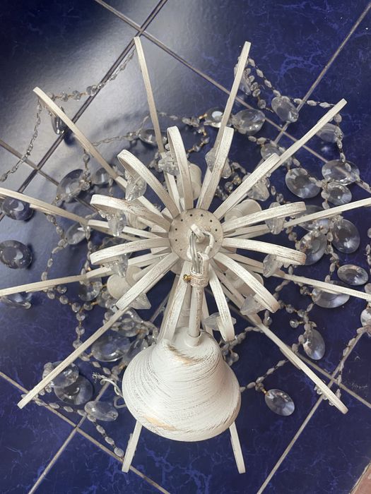 Продаю железную люстру