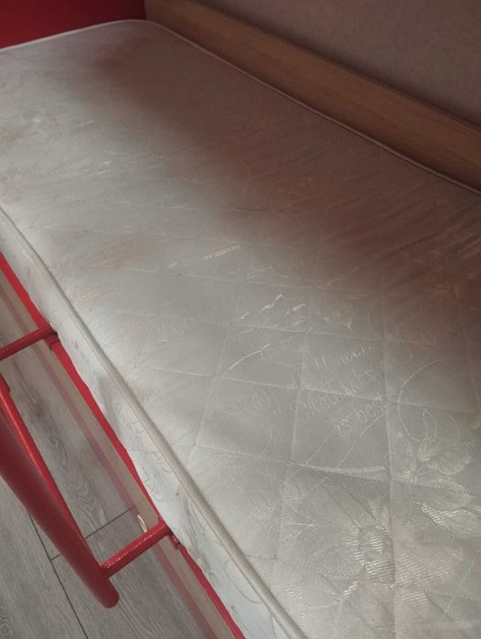 Двухъярусная кровать.