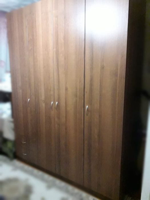 Срочно продам шкаф