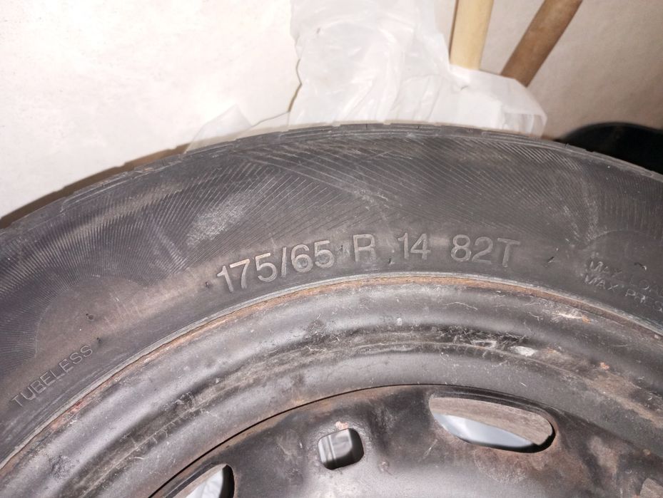 Гуми с джанти 165/70/14.  175/65/14