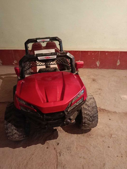 Игрушечная машына продаётся