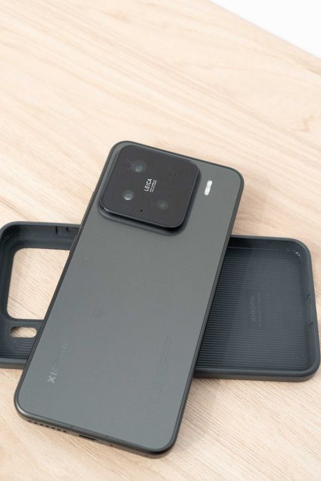 Xiaomi 15, negru, 256 Gb, ca nou, cu încărcător 90w