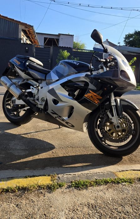 Suzuki GSX-R 750 – Vand / SCHIMB
