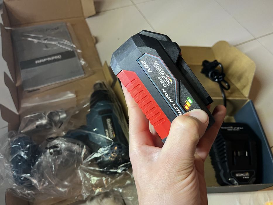 Пистолет за горещ въздух на батерия