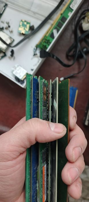 DDR3 va DDR2 la bor b/u arzon