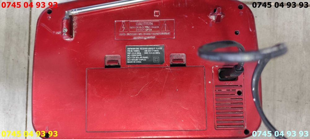 radio DEFECT nu se aude se aprinde lanterna ledurile USB CARD READER