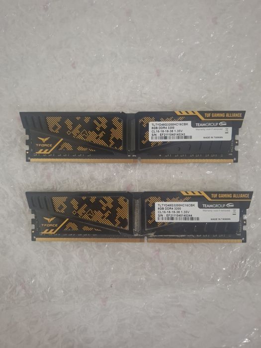 Продавам "T-Force Vulcan ddr4 3200mhz 2x8GB RAM"