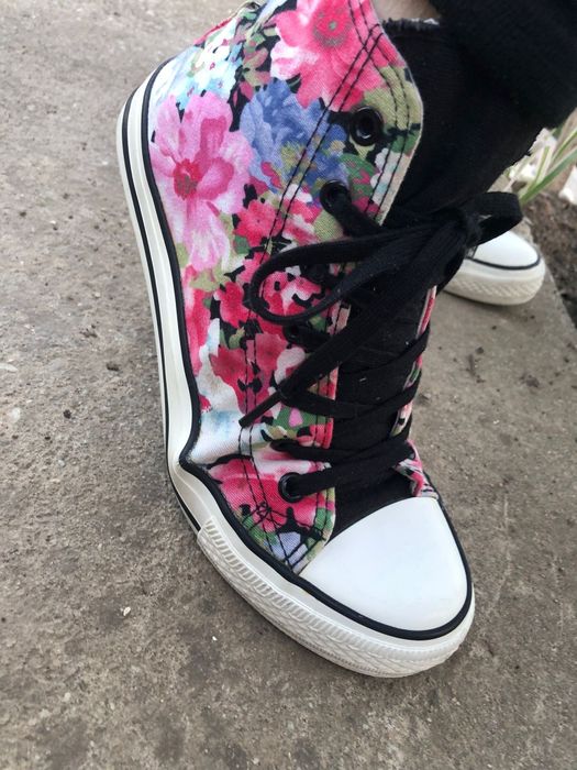 Conversi / sneajersi firma