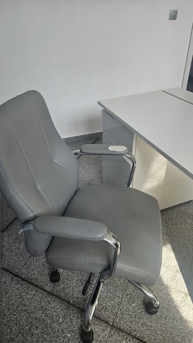 Бюро и стол комплект