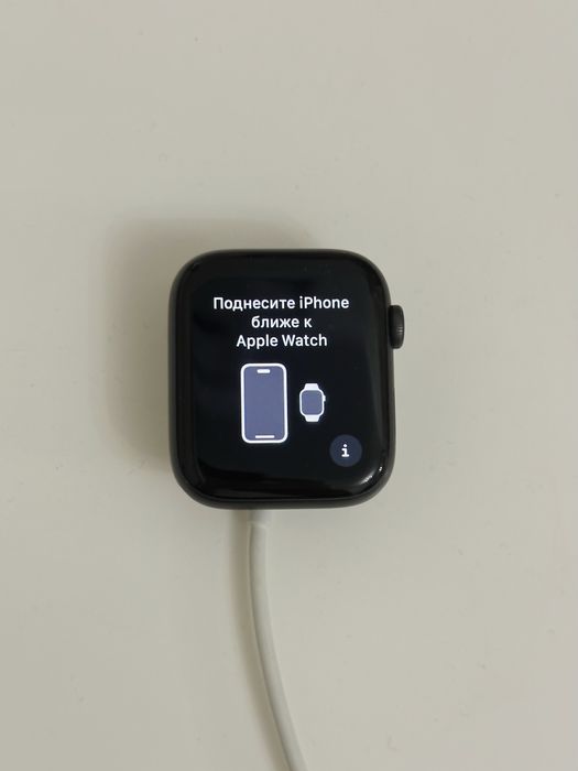 Часы Apple Watch SE 44mm (1st generation)