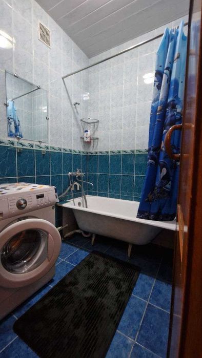 Срочно сдаётся 2 комн. квартира на метро Новза.