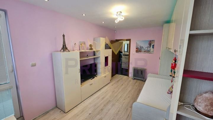 Дава се под наем Тристаен апартамент в Варна, Левски - 95 кв.м за 767 € - Снимка #9