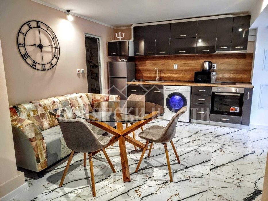 Уютен двустаен в Идеален Център