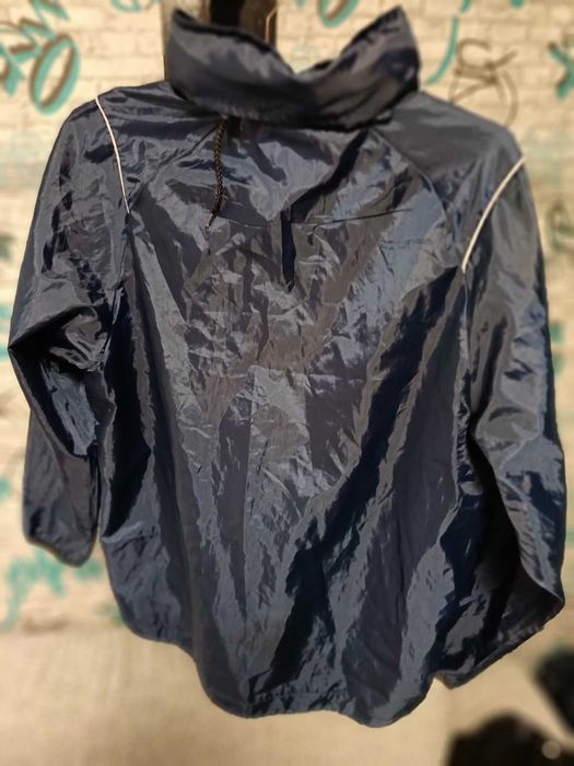 две професионални ветровки за футбол, размери s и xs - за 30 лв