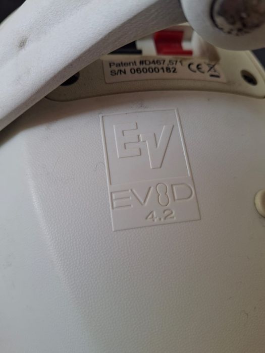 Продам колонки Ev8D