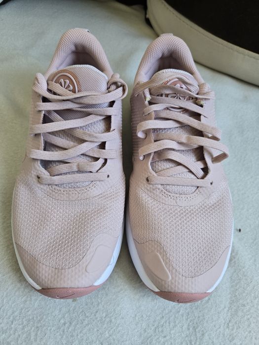 Маратонки Nike размер 37,5