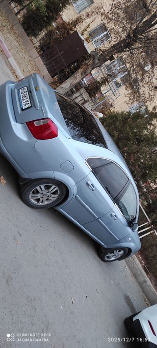 Lasetti 1.8  sotiladi