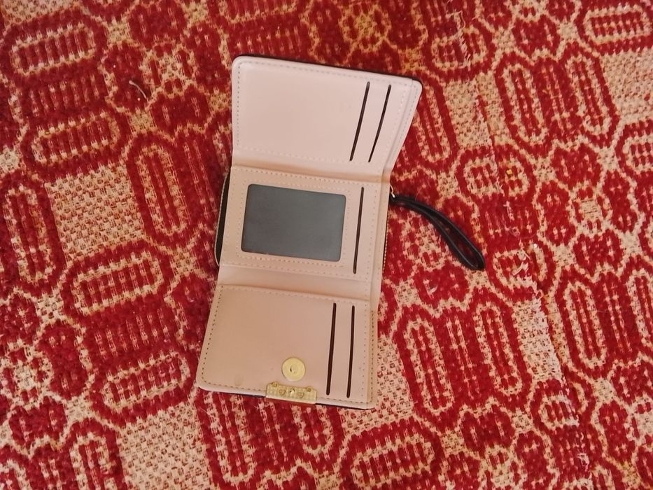 Дамска чанта запазена