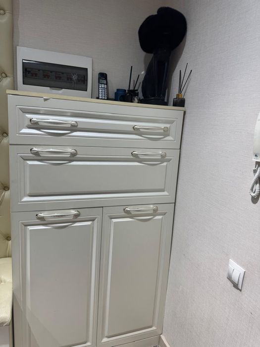 Продам обувницу