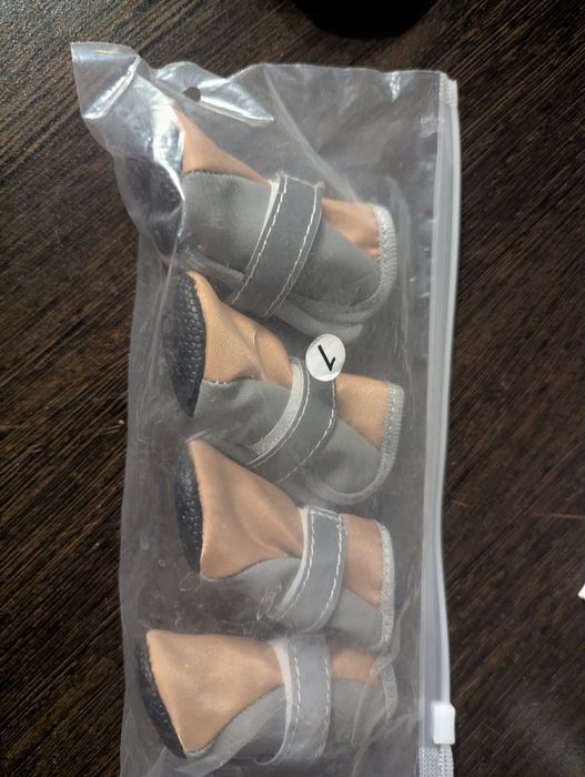 Продам обувь для собачки