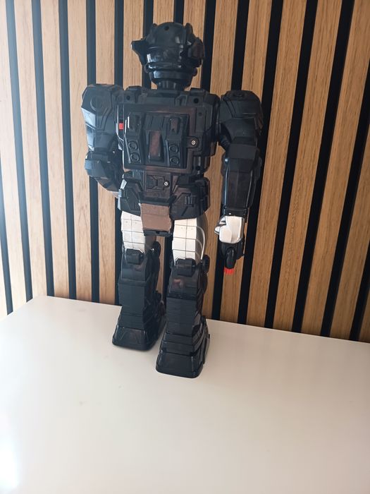 Robot destroier cu sunete și animații