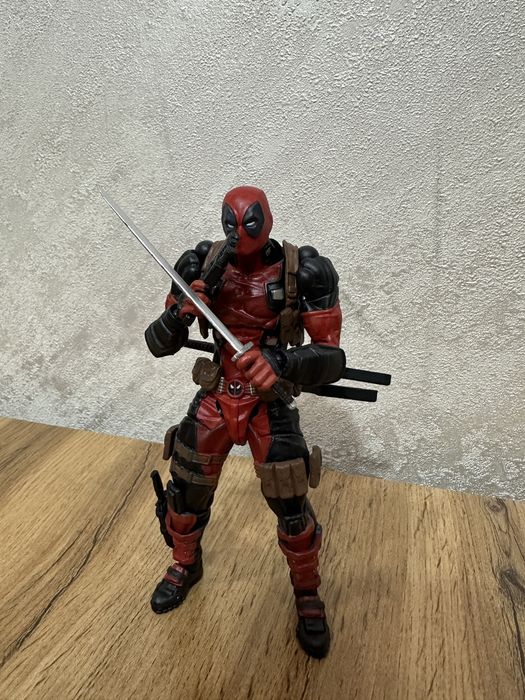 Фигурка Revoltech Deadpool