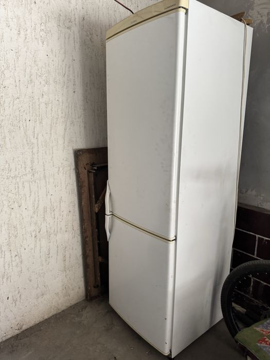 Продам срочно холодильник