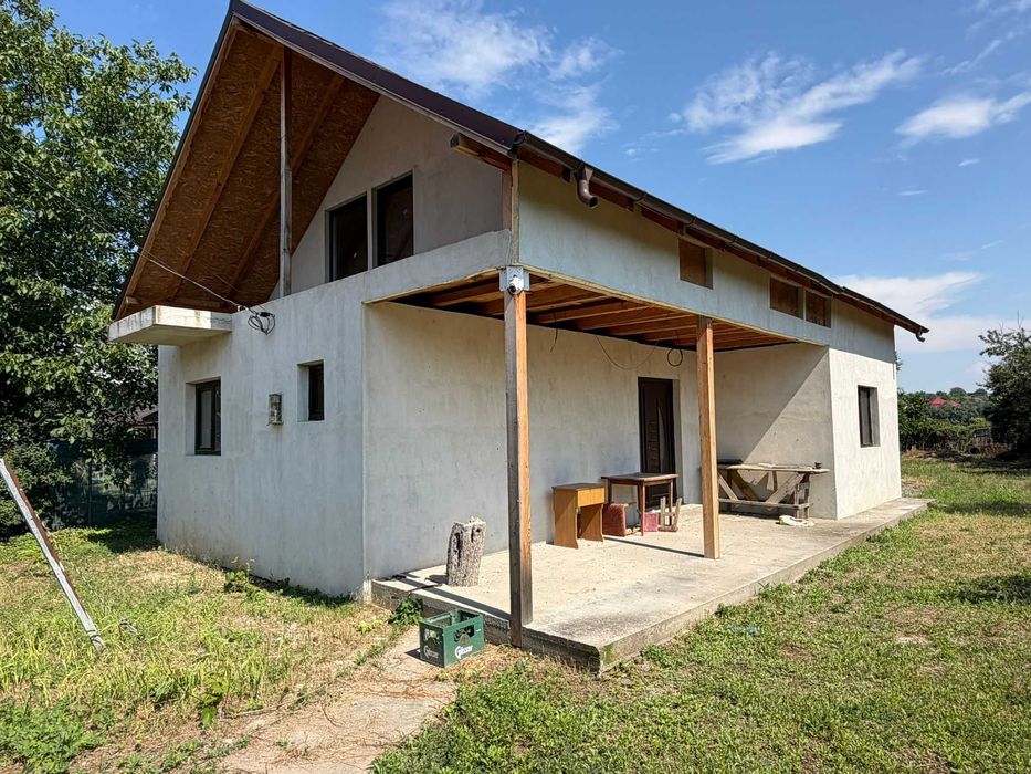 Casa + Mansarda de vanzare, Teren 1480mp, Gard beton