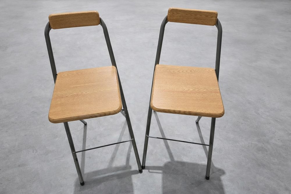 Бар столове – 2 броя, метал + дърво, стабилни