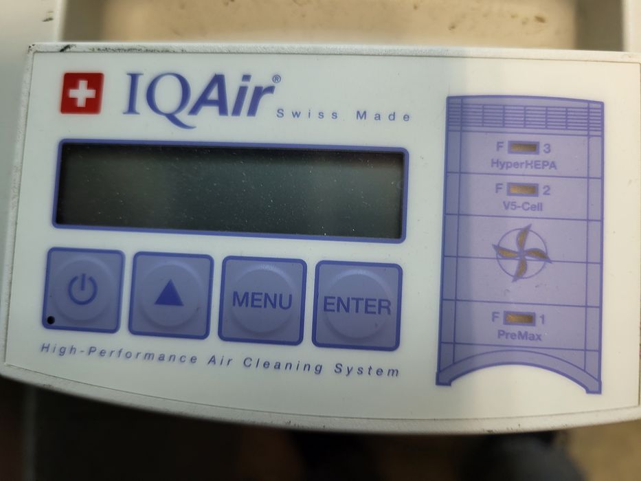 Продам очиститель воздуха IQAir